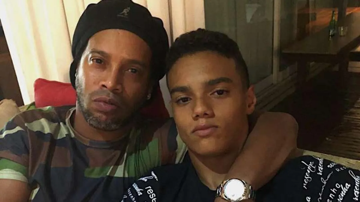 Barcelona ve posible fichaje de hijo de Ronaldinho