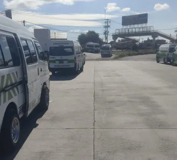 Conflicto entre transportistas por disputa de base de combis en Tizayuca