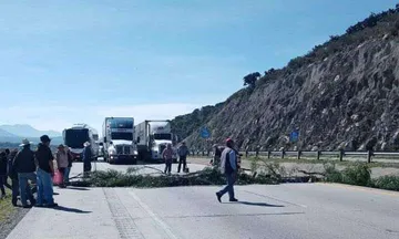Autopista Arco Norte: ejidatarios mantienen bloqueo