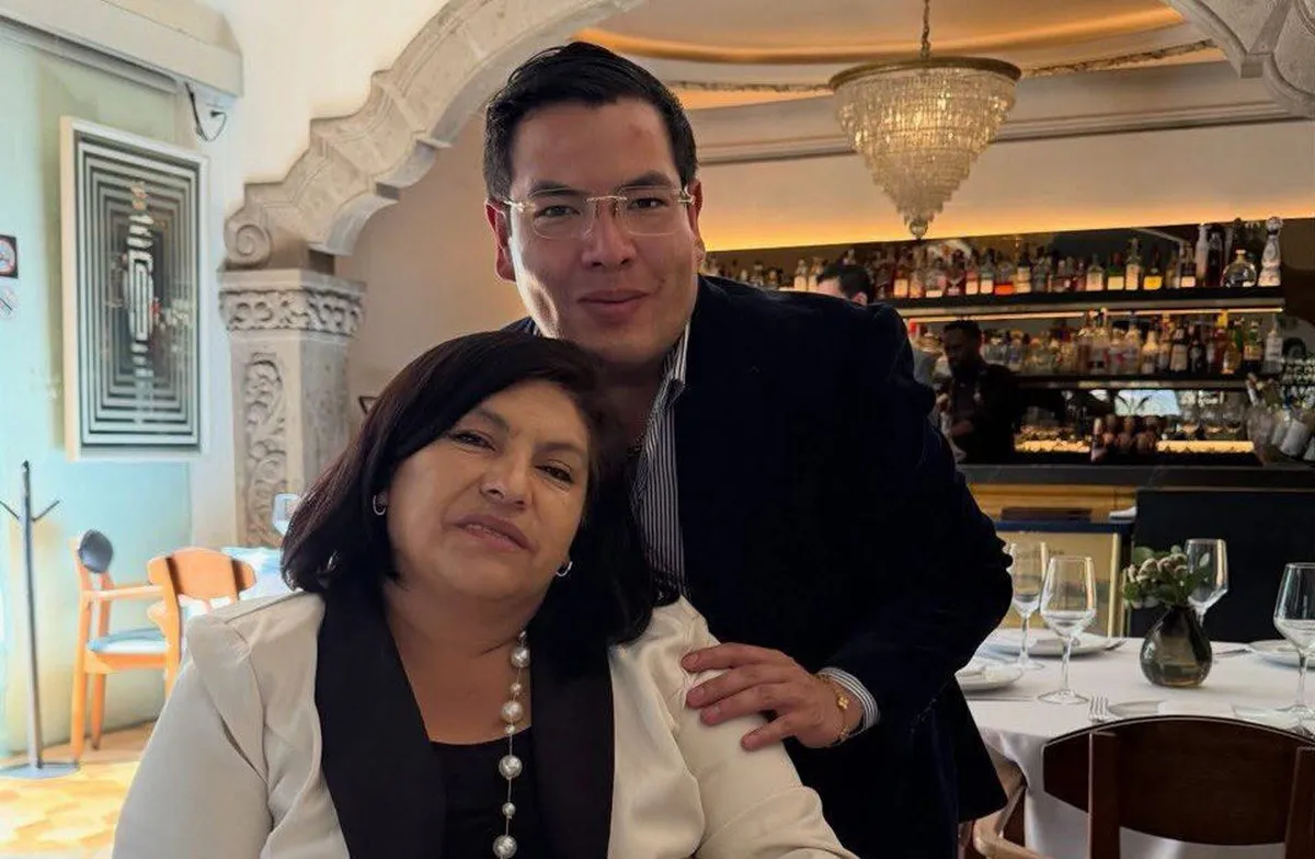 Hijo de regidora en Hidalgo presume armas, dispara en fiestas… y lo exhibe en redes