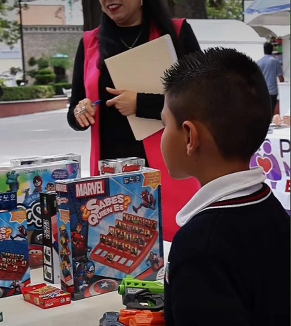 Tulancingo: en Feria de Seguridad, llaman a evitar juguetes bélicos en la niñez