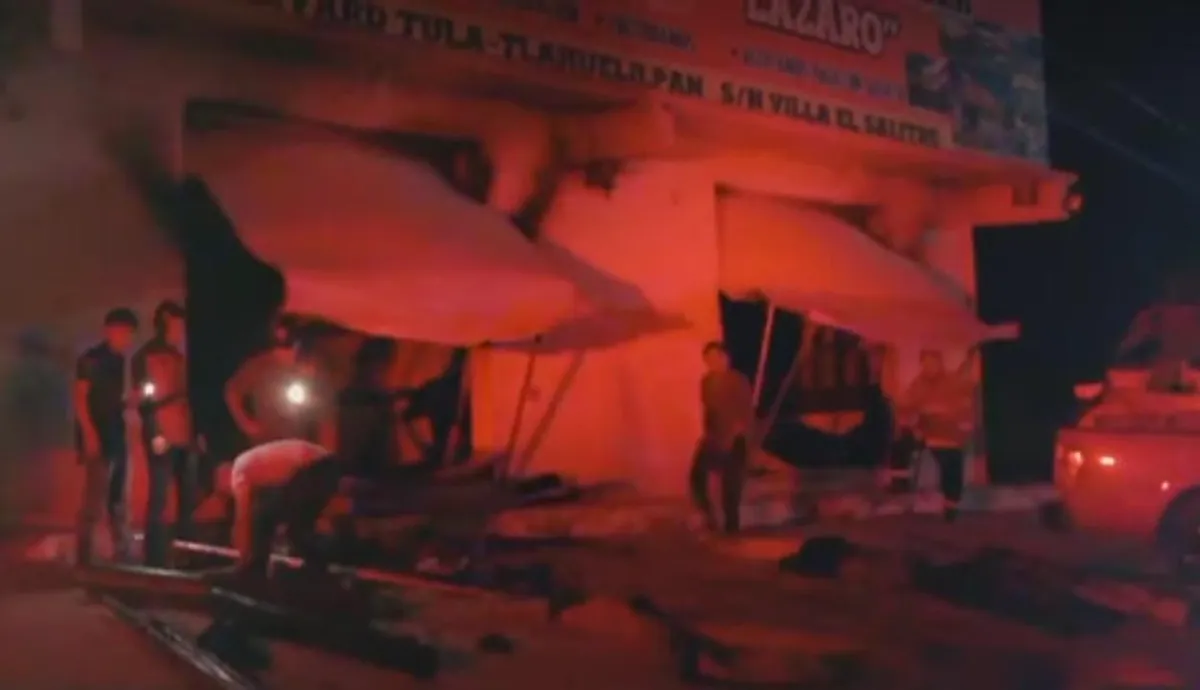 Tula: sujetos arrojan artefacto explosivo a negocio