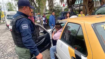 Alerta en Omitlán: detectan taxis piratas sin concesión operando