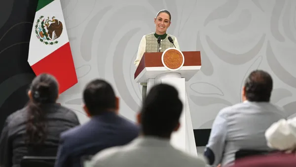 La defensa a Pedro Castillo fue reiterada por Claudia Sheinbaum, quien confía en su liberación y defendió la postura diplomática de México.