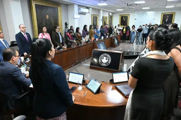 Congreso de Hidalgo blinda a docentes ante violencia digital