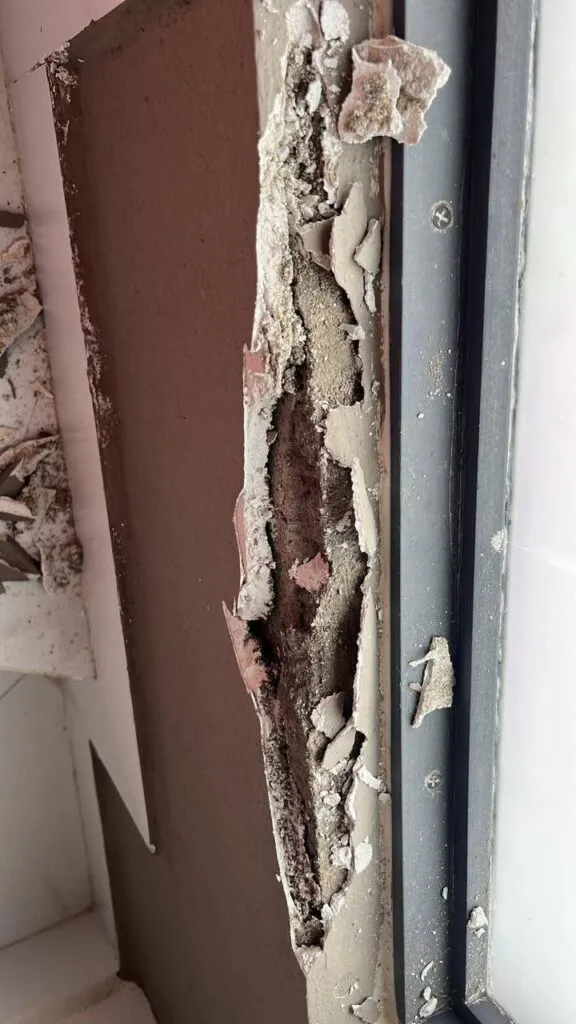 Vecinos de Abeto protestan contra constructora por fallas en viviendas en Tizayuca
