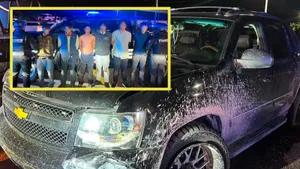 Elementos de seguridad durante un operativo en los límites de Hidalgo y Querétaro.