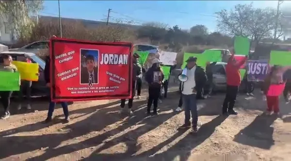 Protesta pacífica marca audiencia clave por choque ocurrido en diciembre en Atitalaquia. Piden que se determinen responsabilidades.