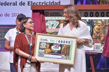 billete conmemorativo por los 50 millones de usuarios de CFE