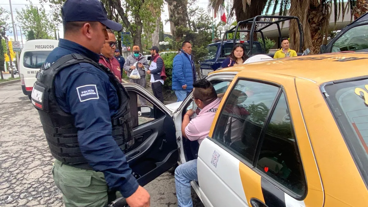 Alerta en Omitlán: detectan taxis piratas sin concesión operando