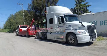 Roban un tráiler en el Arco Norte y desatan persecución: los detienen al intentar huir entre terrenos de cultivo