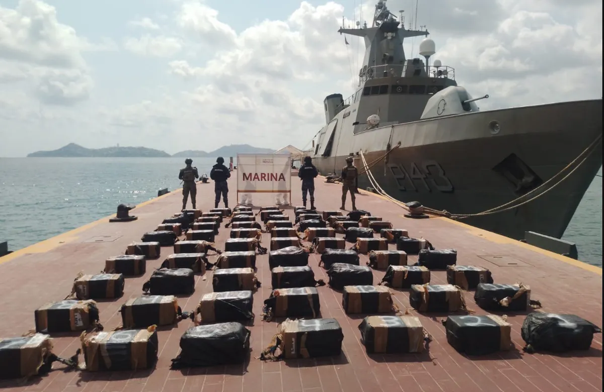 Incautan más de 1.3 toneladas de cocaína en operativo de la Marina