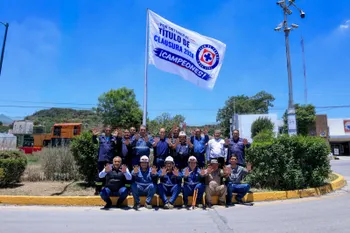 Instalan bandera de Cruz