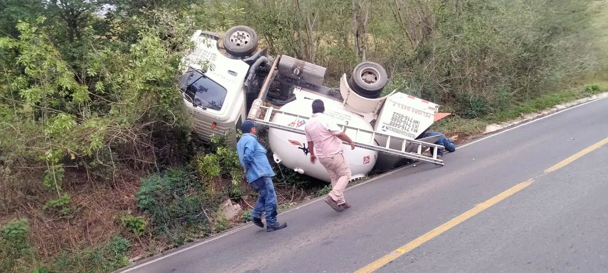 Accidente de pipa de gas LP