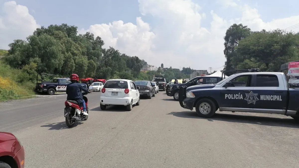 Roban tráiler con ropa interior en Tepeji del Río