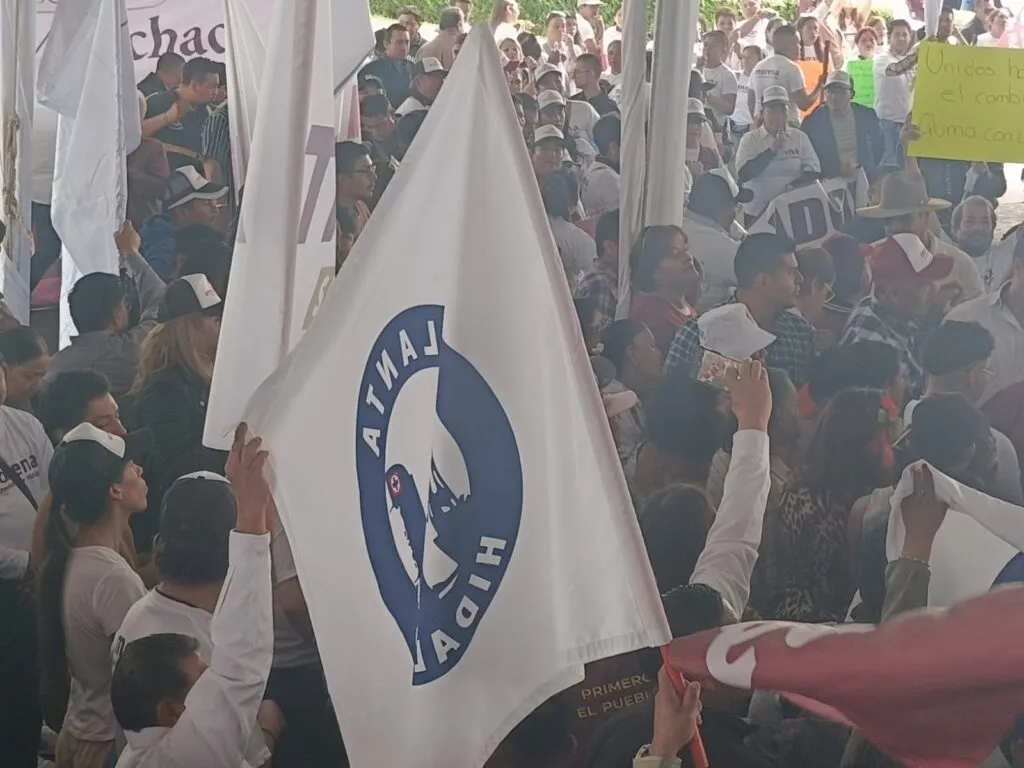 Tercer informe de Julio Menchaca: trabajadores de La Cruz Azul presentes en Tula
