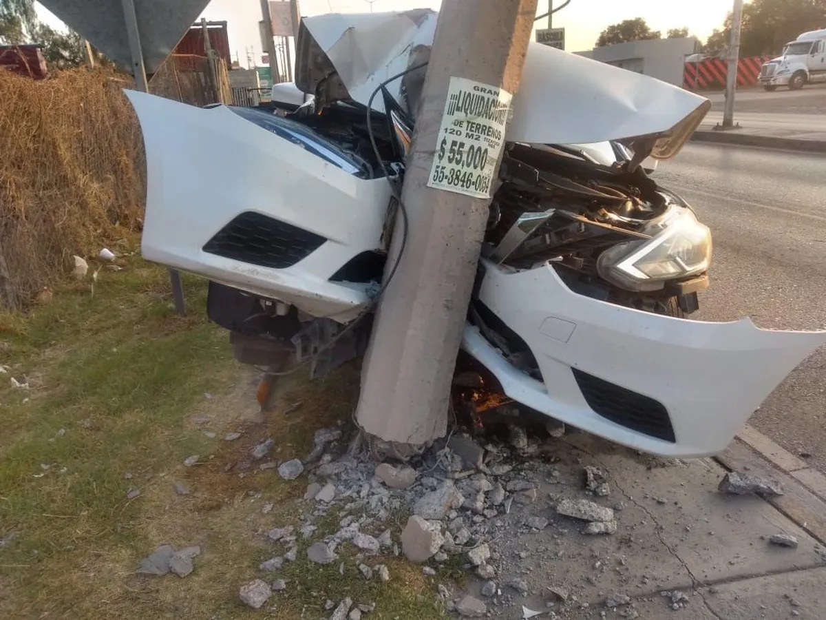 Aparatoso choque en libramiento de Tizayuca