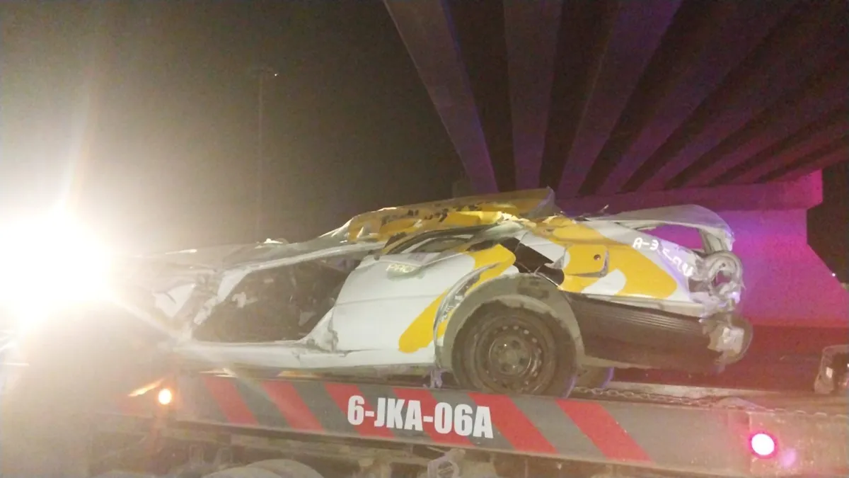 Muere mujer taxista al caer de puente en Pachuca