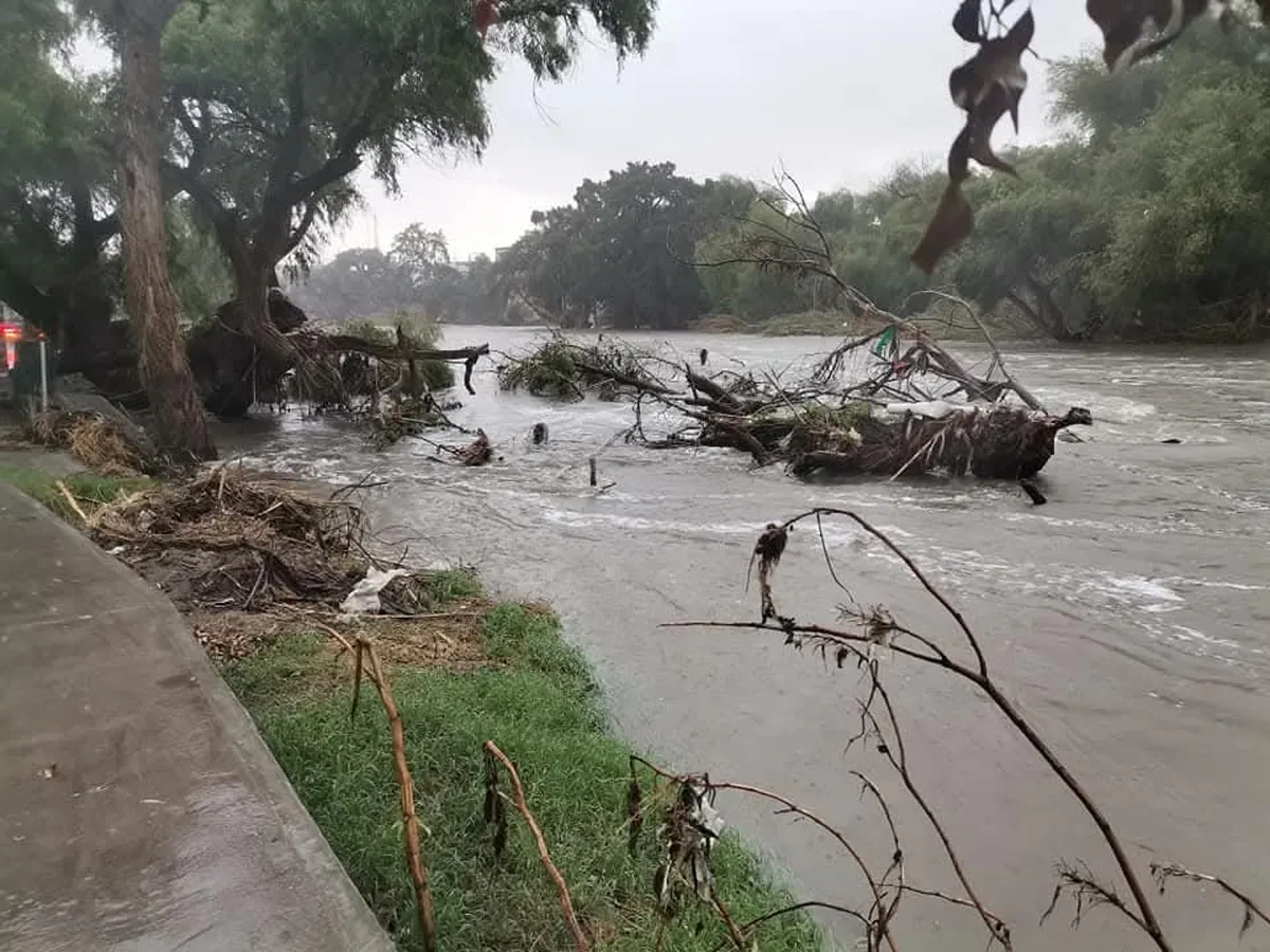 Autoridades de Ixmiquilpan descartan un nuevo desbordamiento del río Tula pese al aumento de niveles.