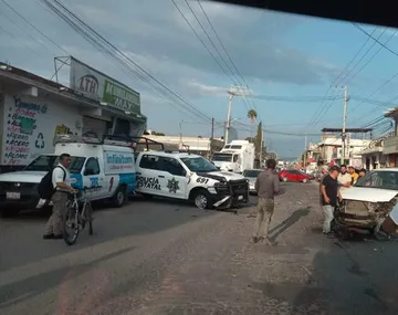 Roban tráiler en Tizayuca, desatan persecución y chocan varios vehículos; hay dos detenidos