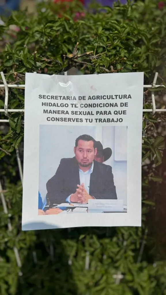 Exponen a funcionarios y particulares en tendedero de denuncias durante actividades del 8M en Pachuca