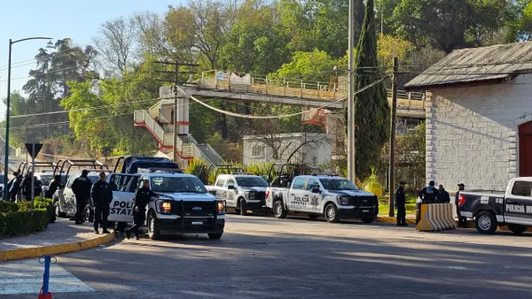 Elementos de la SSPH resguardan la Planta Cooperativa Cruz Azul por segundo día