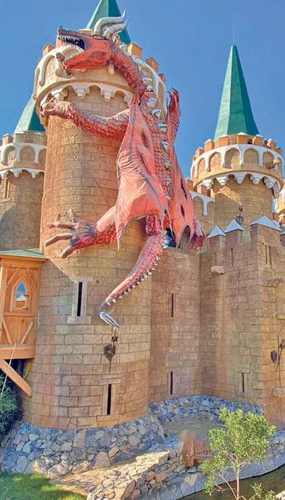 Castillo del Dragón: Un pequeño mundo de magia e historia