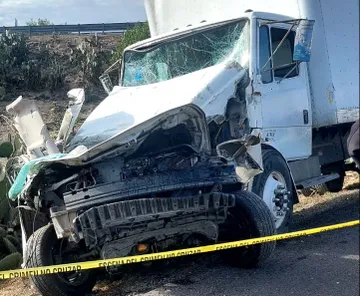 Autopista México-Pachuca: mujer pierde a vida al impactarse contra camión