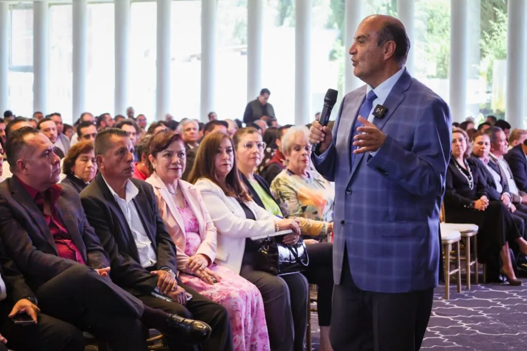 Natividad Castrejón llama a fortalecer el acompañamiento docente en Hidalgo