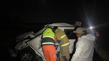 Vehículo volcado tras accidente