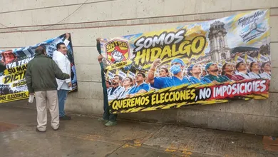 Trabajadores del SNTSA protestan en Pachuca
