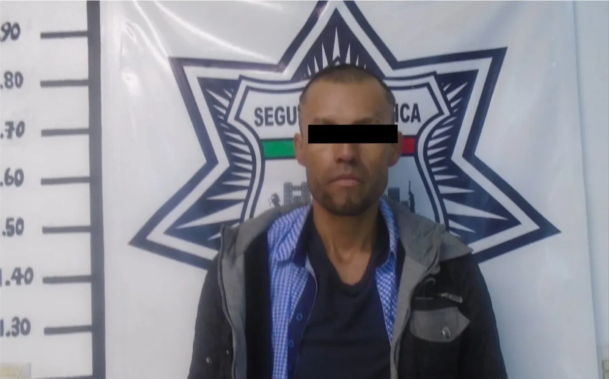 Pachuca: Policía detiene a dos por portación de presunta droga en la Ramos Arizpe