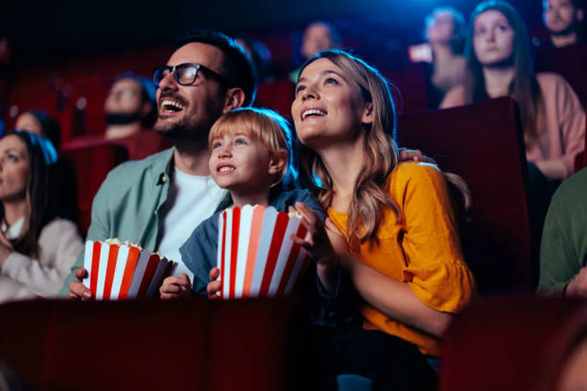 Este fin de semana arma el plan perfecto en casa: disfruta estas películas familiares llenas de risas, aventuras y emoción.