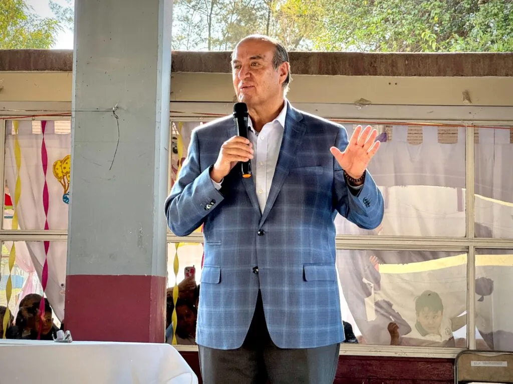 Invierten más de 5 millones en escuelas de Atitalaquia e Ixmiquilpan: entregan obras y equipo