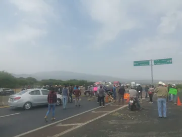 Bloqueo en Arco Norte provoca grave accidente