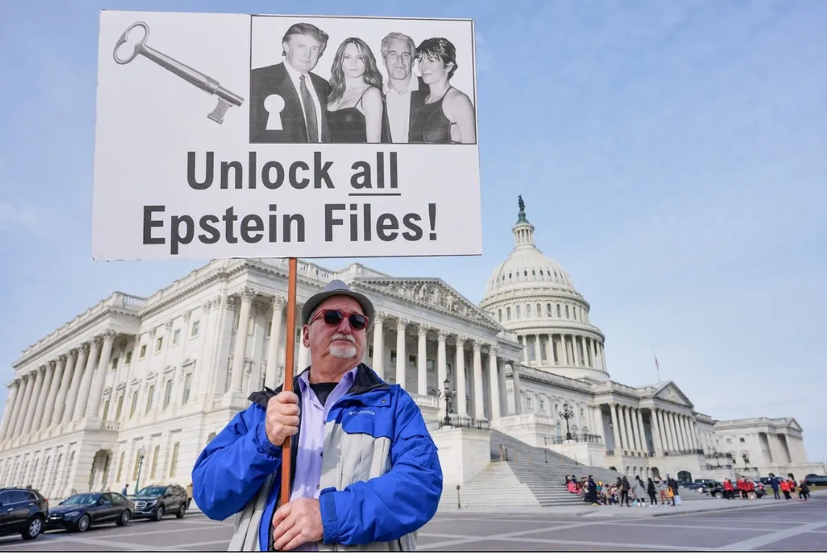 Cámara de Representantes vota a favor de publicar archivos de Epstein