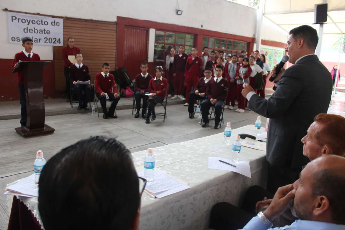 Realizan simulacro de debate “presidencial” en Secundaria General No 8 en Pachuca