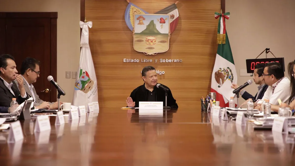 Julio Menchaca y secretarios evalúan resultados a 6 meses de gobierno