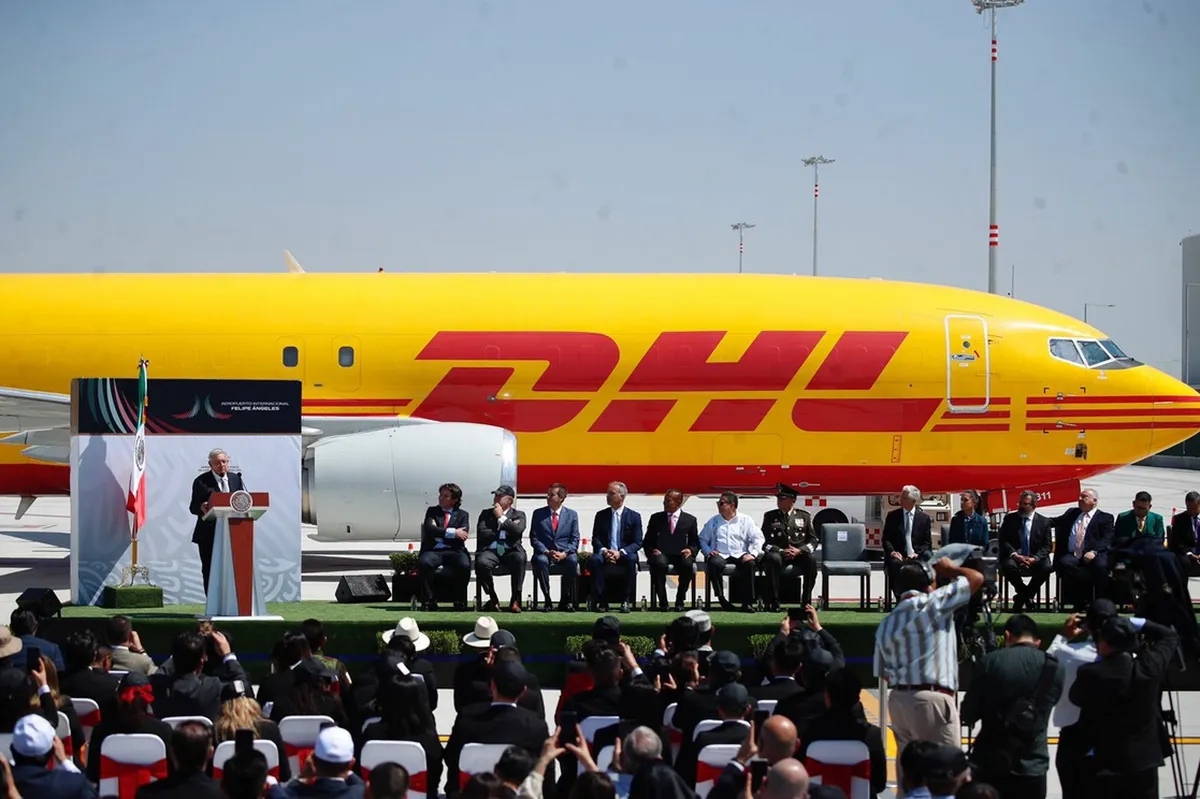 DHL realiza primer vuelo de carga al AIFA; anuncia inversión