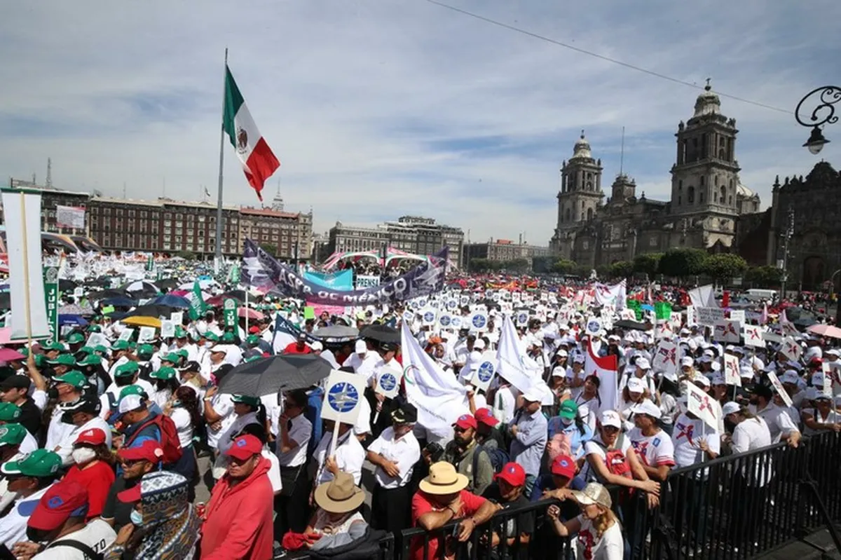 Trabajadores exigen eliminación de UMA para pago de pensiones