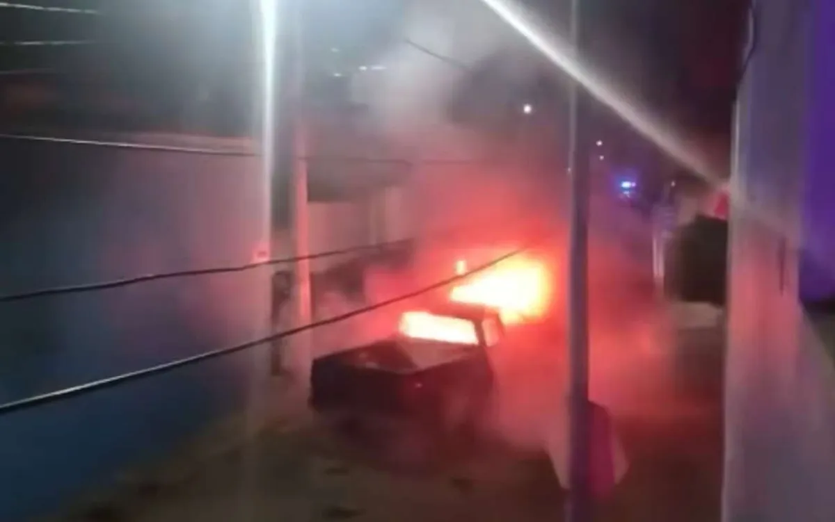 VIDEO. Se incendia camioneta en Actopan