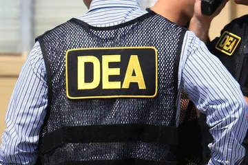 Informante de la DEA es acusado de extorsionar a capos de la droga