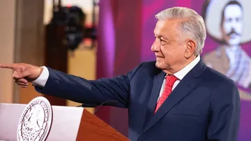 El Presidente Andrés Manuel López Obrador comentó que la reunión con sus "corcholatas", Claudia Sheinbaum, Marcelo Ebrard y Adán Augusto y otros gobernadores fue para felicitar a Delfina Gómez por su victoria electoral en el Estado de México. Foto: Presidencia