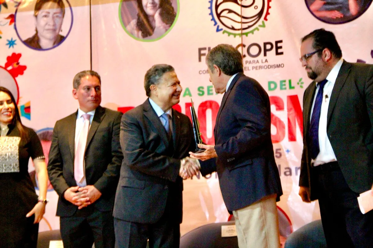 Reconocen la trayectoria de Carmen Lira en la Semana del Periodismo 2025