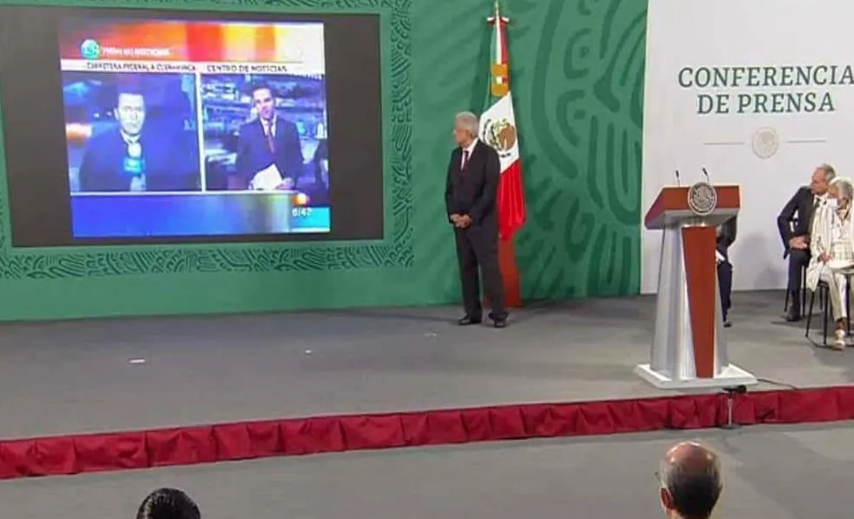 AMLO exhibe en la mañanera ´telemontaje´ del caso Florence Cassez; "fue un delito en vivo"