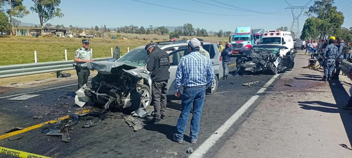 Muere menor de edad en accidente en carretera México-Tuxpán