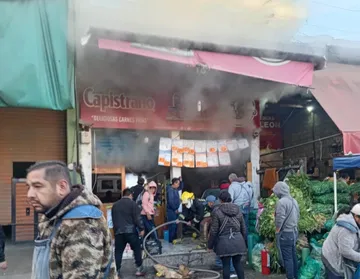 Tulancingo: se incendia local en la central de abastos Pifsal