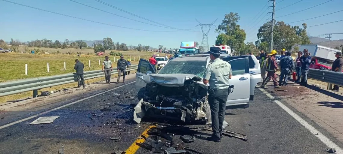 Muere menor de edad en accidente en carretera México-Tuxpán