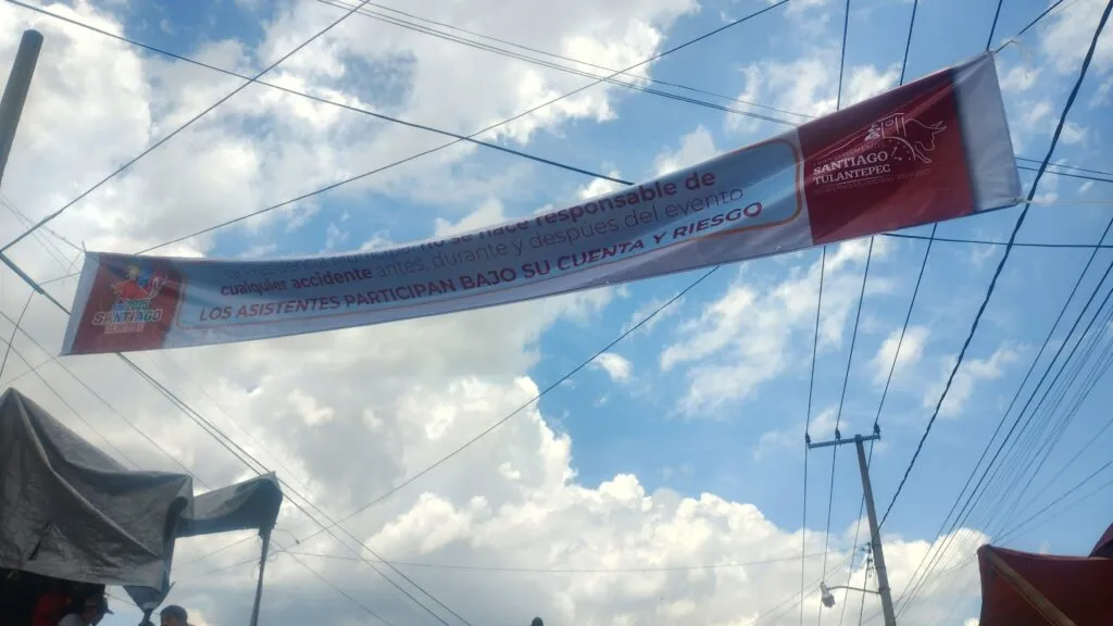 Santiagada 2025 se realiza en Santiago Tulantepec pese a protestas: deja nueve heridos