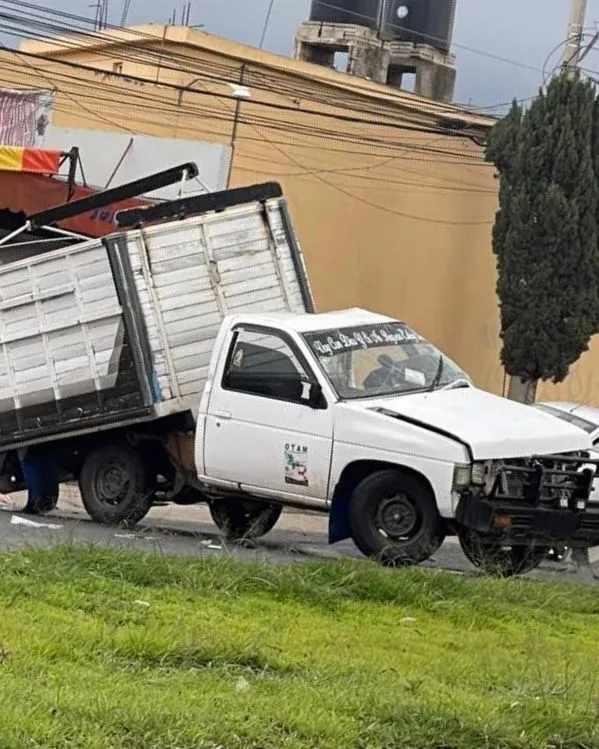 Autobús impacta camioneta: así fue el accidente sobre la México–Tuxpan